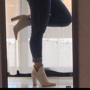 Ankle boots WITH ZIPPER